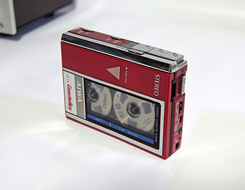 AIWA P6 CassetteBoy レッド カセットプレーヤー HS-P6 AIWA CassetteBay ステレオカセットプレーヤー 赤 HS-P6